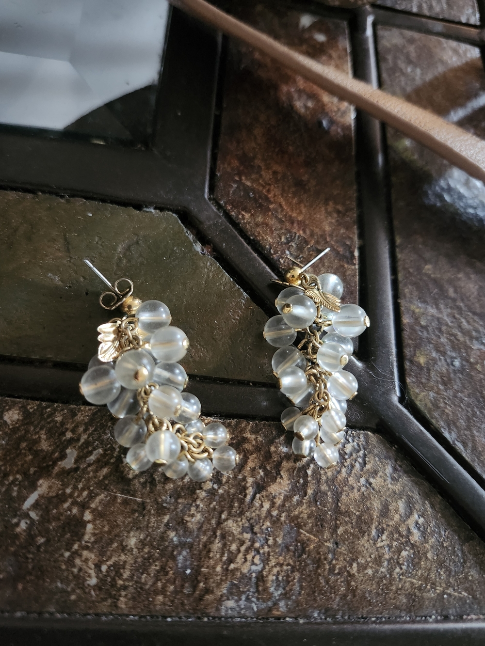 Vintage 80's Gold and Opalescent Grape Cluster Drop Earrings -